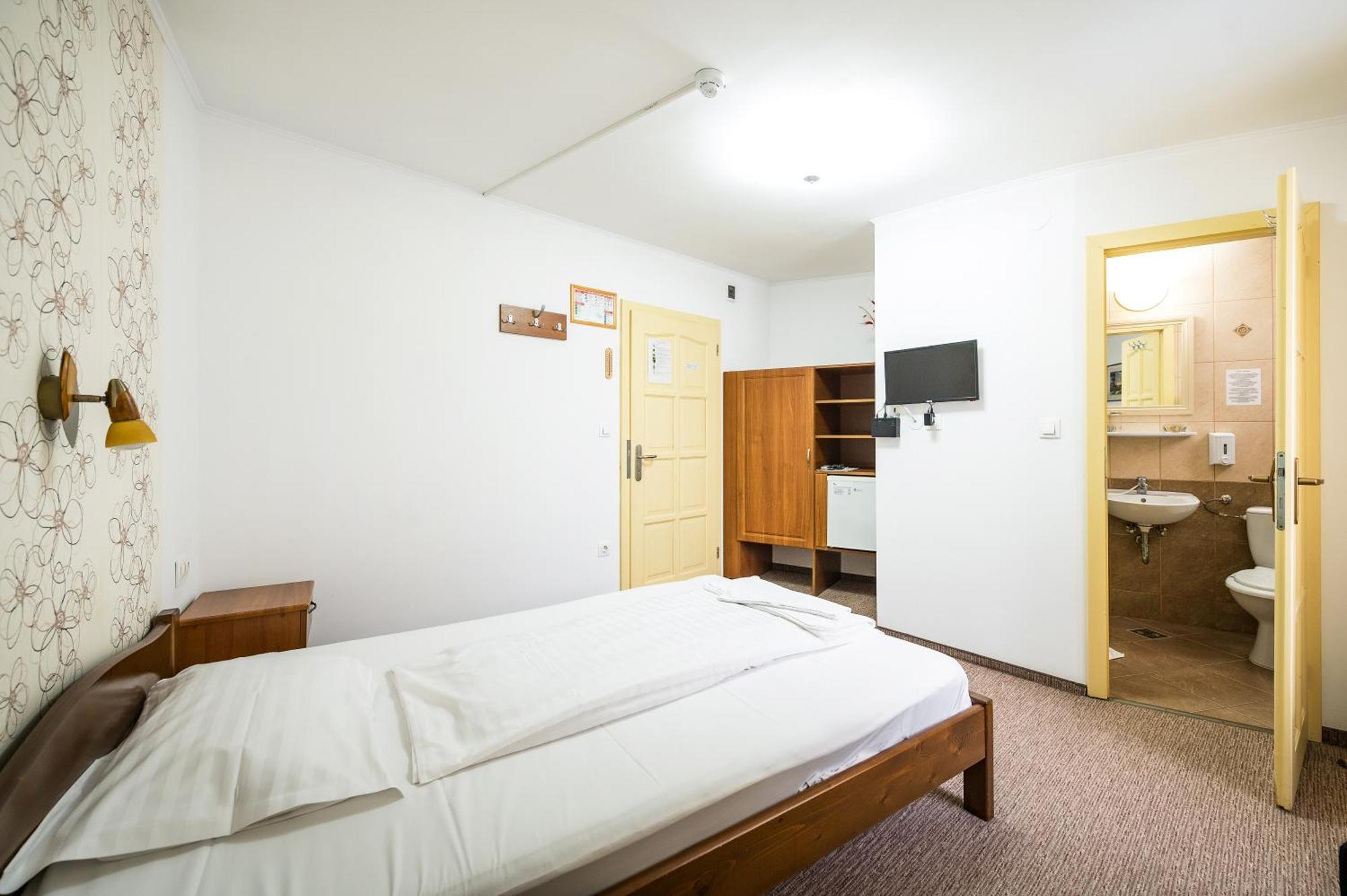 Hotel Sugas Sfântu-Gheorghe Esterno foto